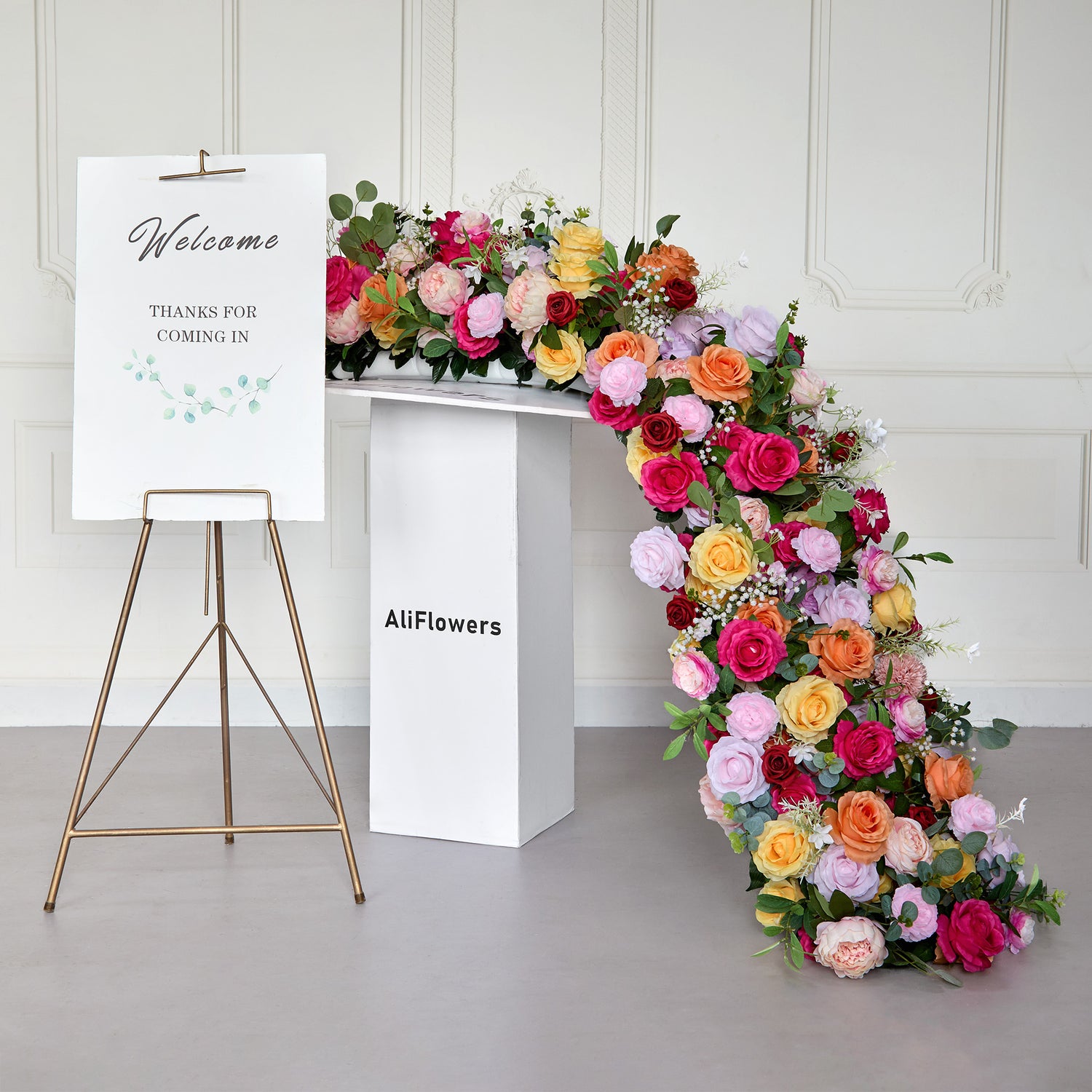 aliflowers-colored-rose-flower-strip-wedding-table-flag-floral-arrangement-decoration